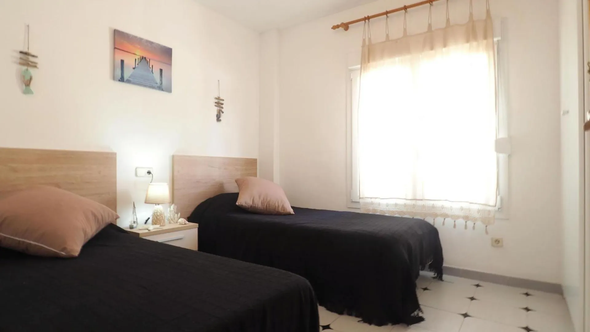 Apartment Apartamento L'Escala, 2 Dormitorios, 4 Personas - Es-325-9 Torroella De Montgri